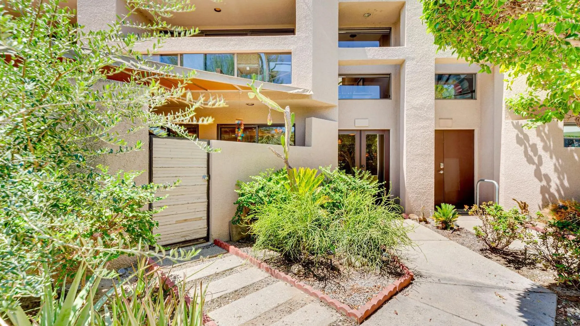 Chic Palm Springs Condo With Community Pool 0*,  Stany Zjednoczone Ameryki
