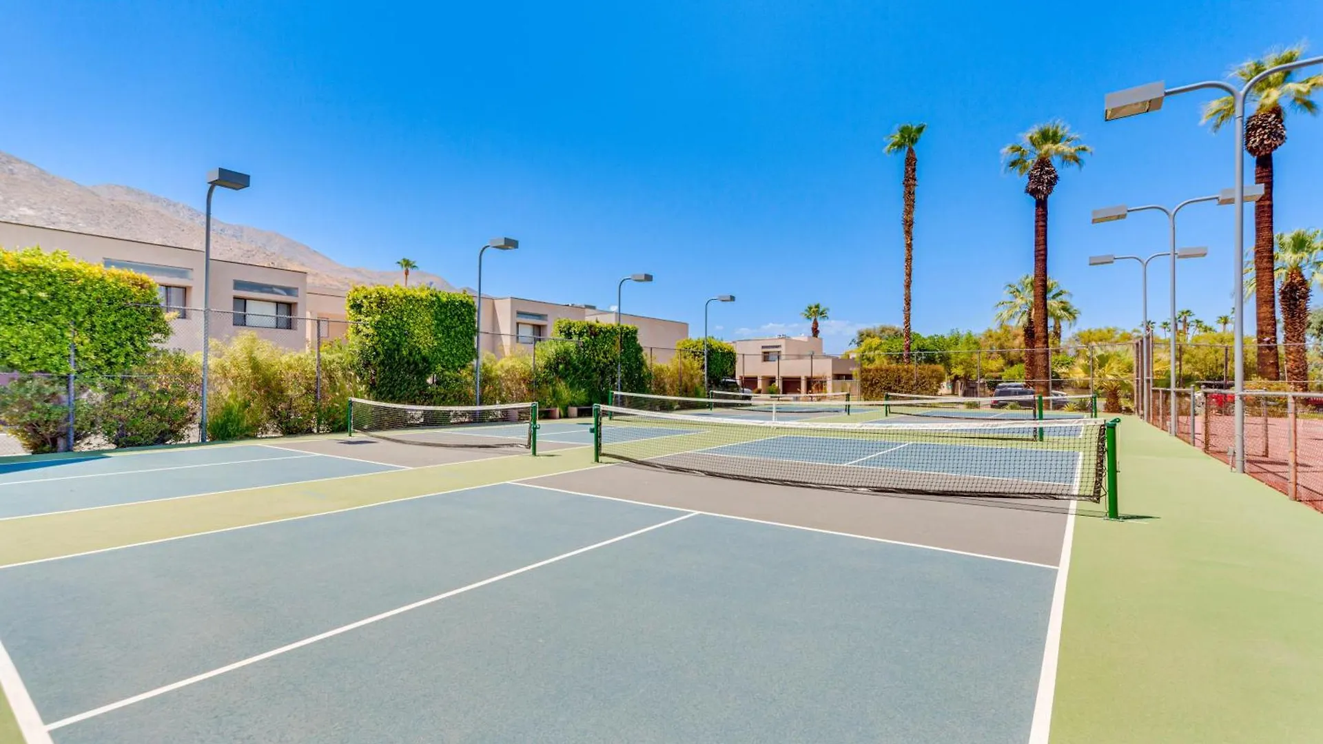 Chic Palm Springs Condo With Community Pool Apartament