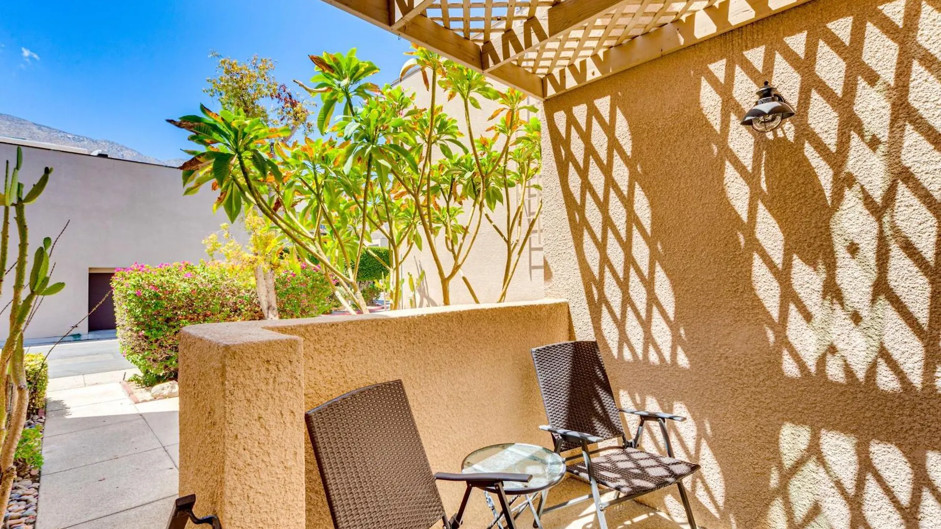 Chic Palm Springs Condo With Community Pool 0*,