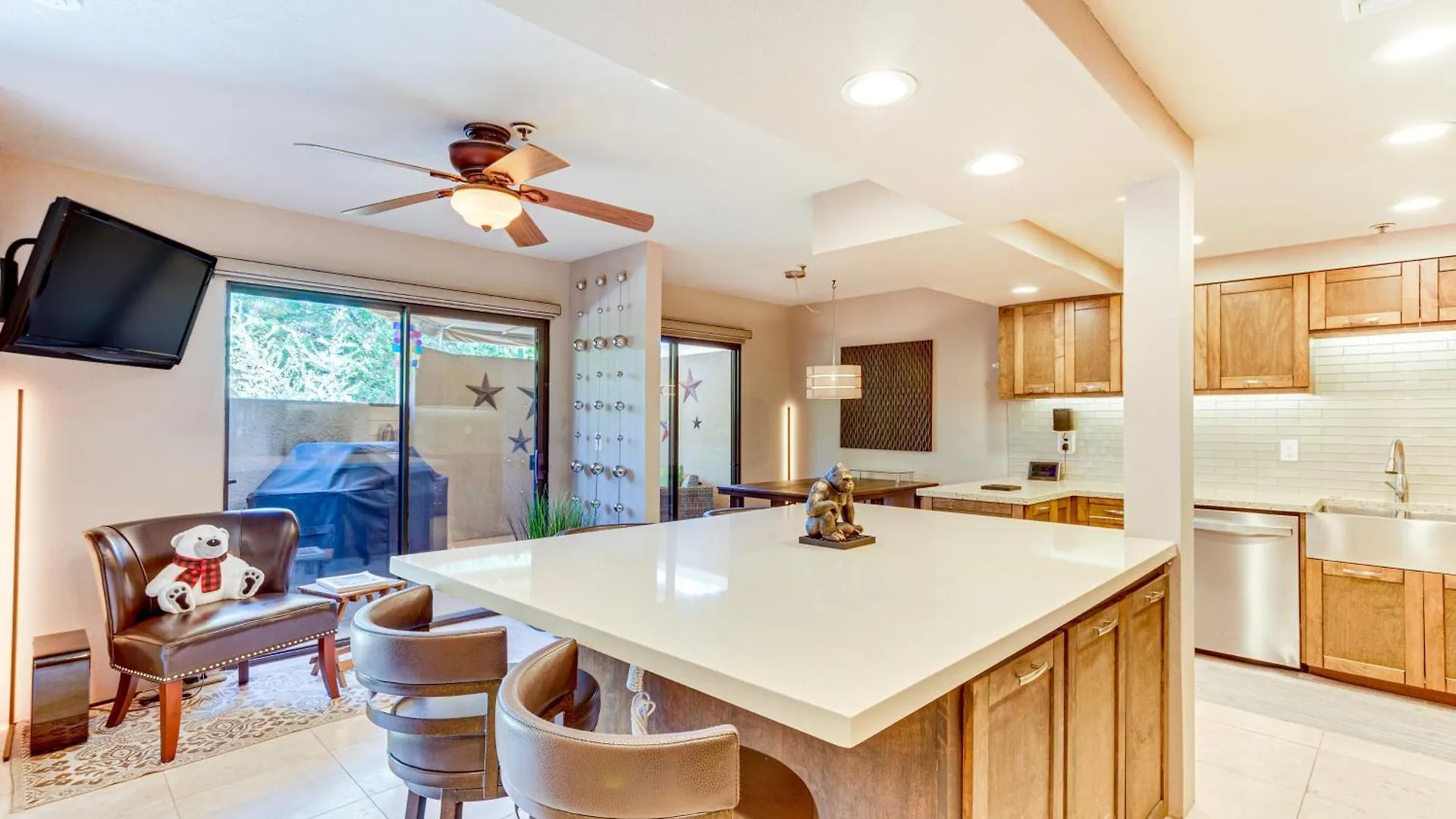 דירה Chic Palm Springs Condo With Community Pool ארצות הברית